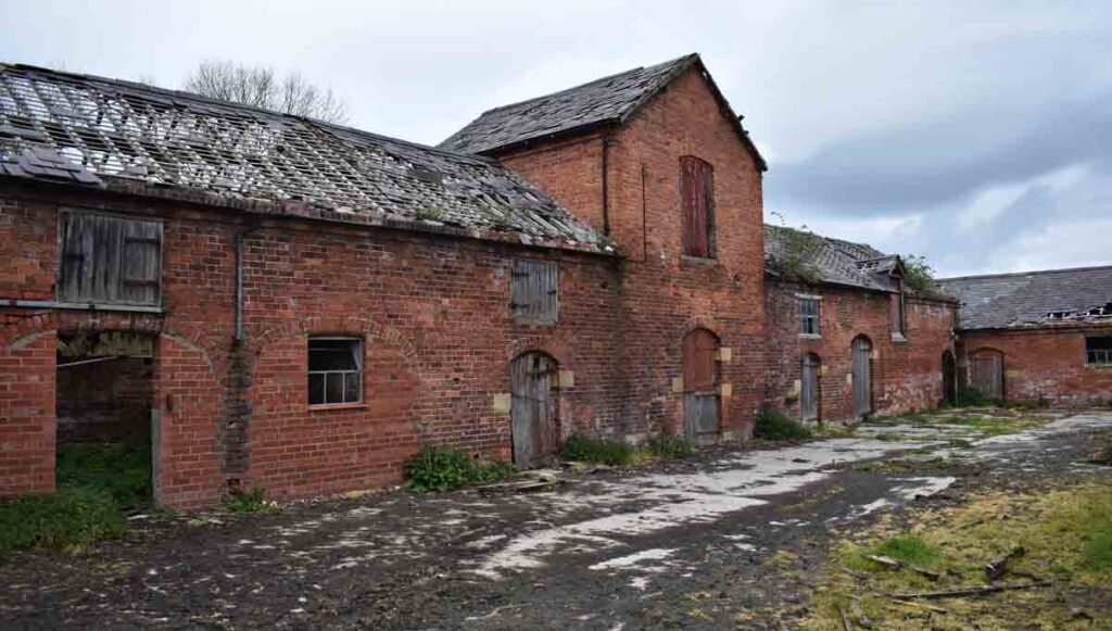 Barn-restoraions_barn-conversions_barn-guttering-and-pipes