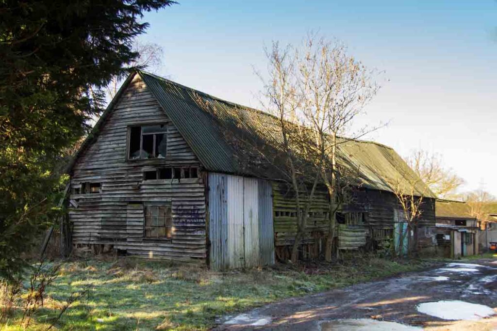 Sympathetic-barn-conversions_derelict-barn_structural-integrity