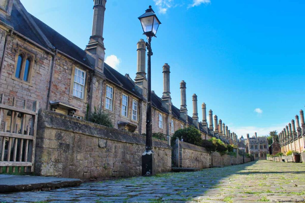Somerset_cast-iron-guttering_Vicars-Close-Wells-Somerset_cast-iron-pipes