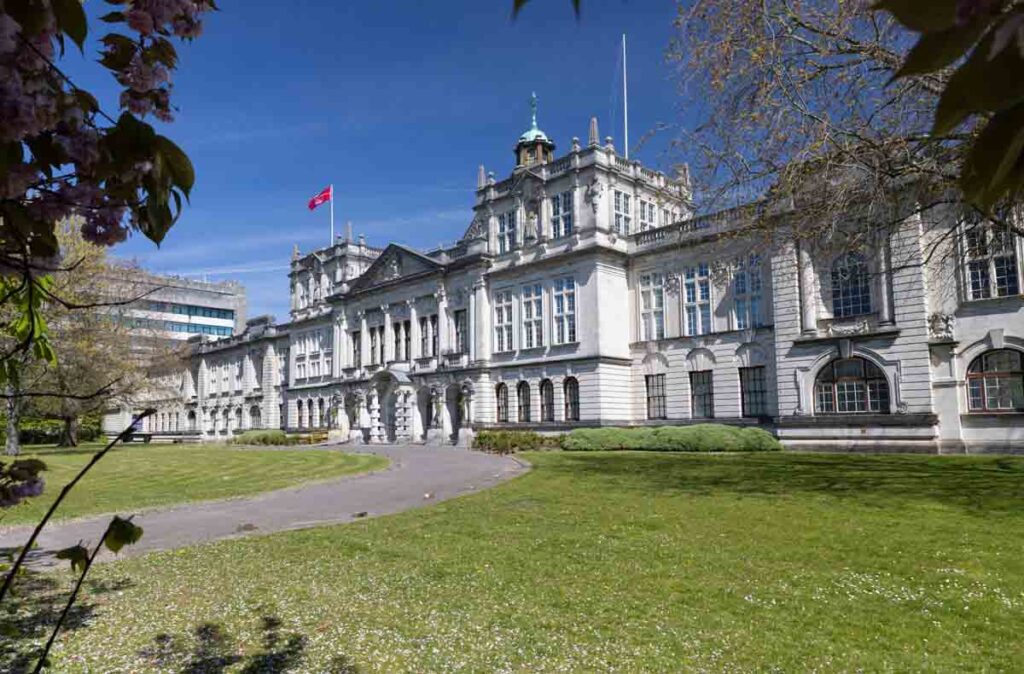 Civic-buildings_Cardiff-University_cast-iron-pipes-Wales