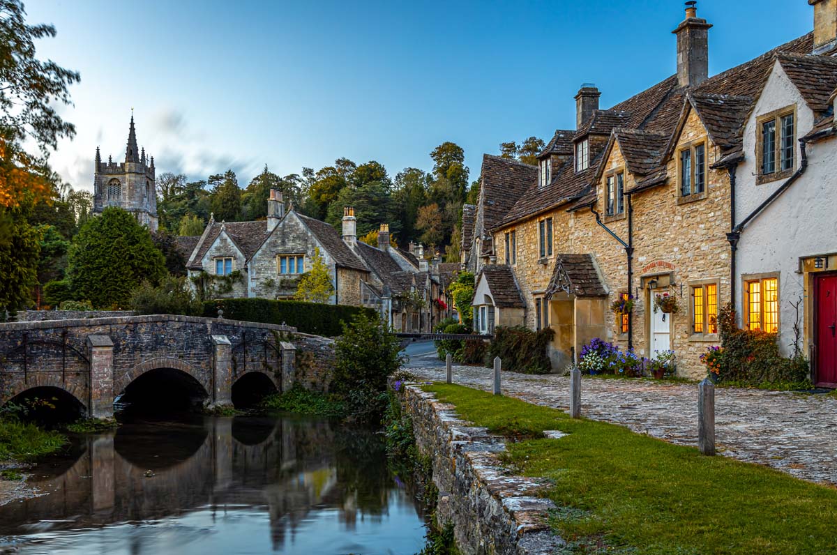 Cotswolds_listed-buildings_Cotswolds_cast-iron-guttering