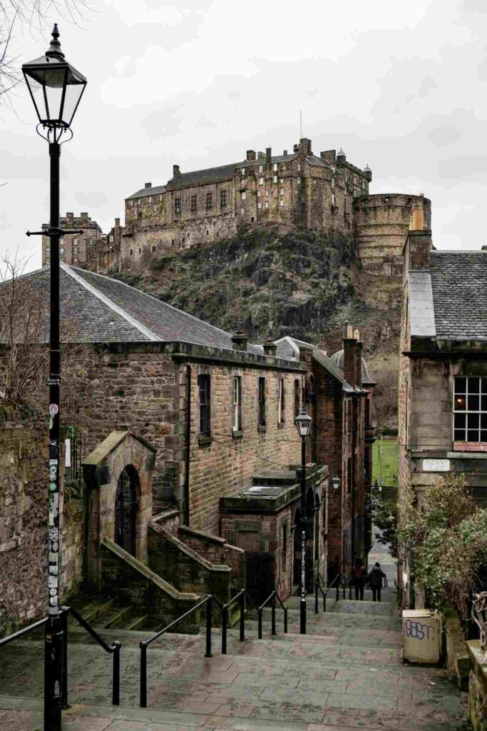 Scotland_Edinburgh_Castle_Cast-Iron-Rhones-and-Pipes