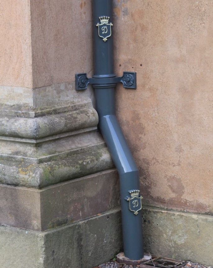 cast-iron-downpipe-earbands_cast-iron-pipe-ears