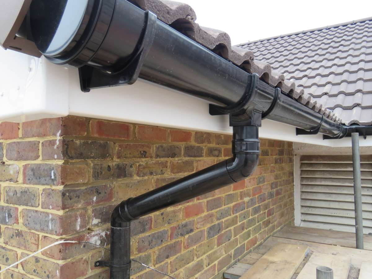 Floplast-_-Rainwater-Systems-_-Adjustable-Gutter-Brackets