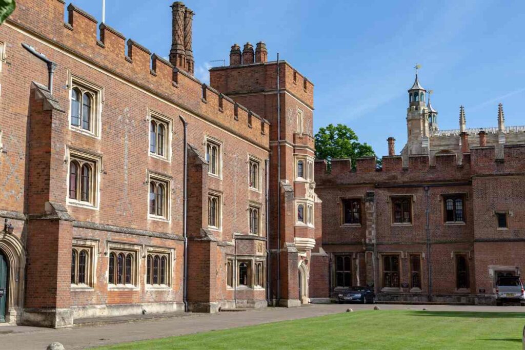 Berkshire_Eton-College_listed-buildings_cast-iron-gutters-and-pipes