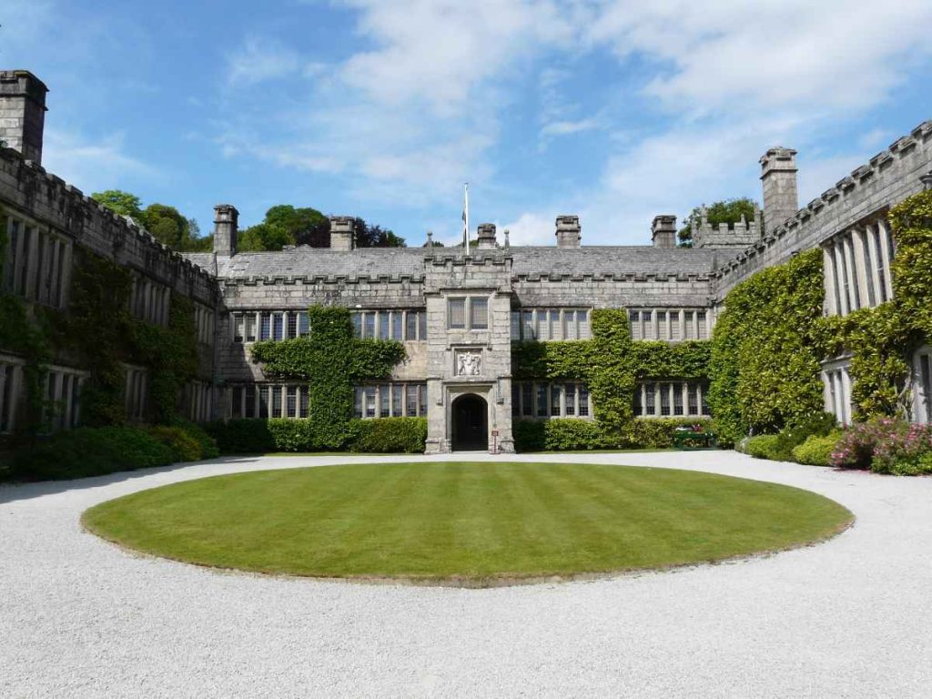 Cornwall_Lanhydroch-House_Cast-Iron-Downpipes