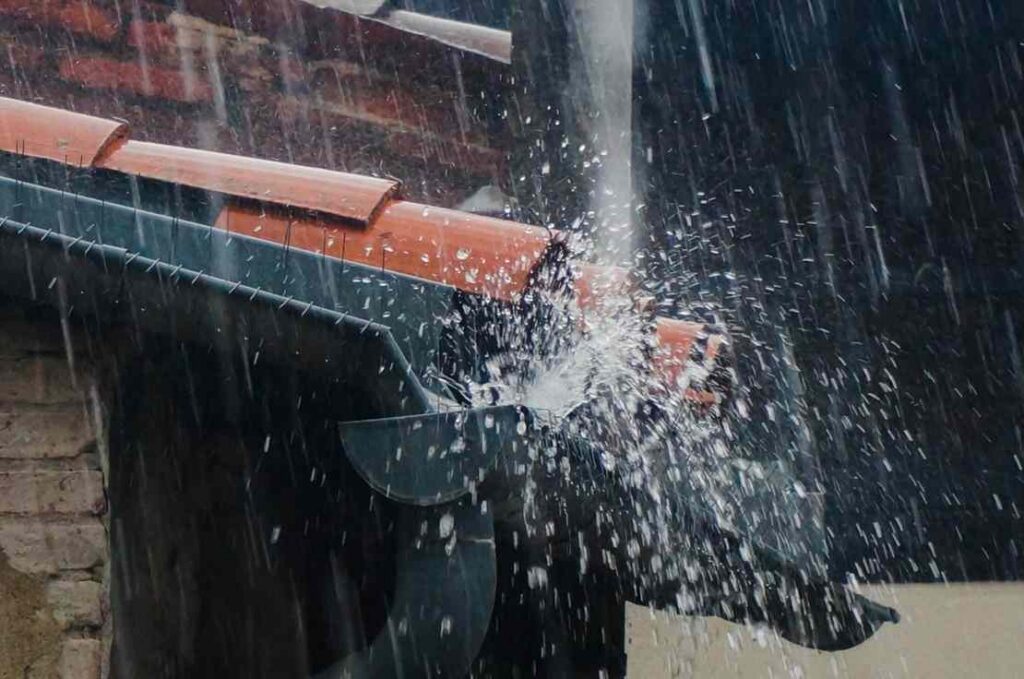 Increased-Rainfall-and-Gutter-Capacities_Listed-and-Historic-Buildings.