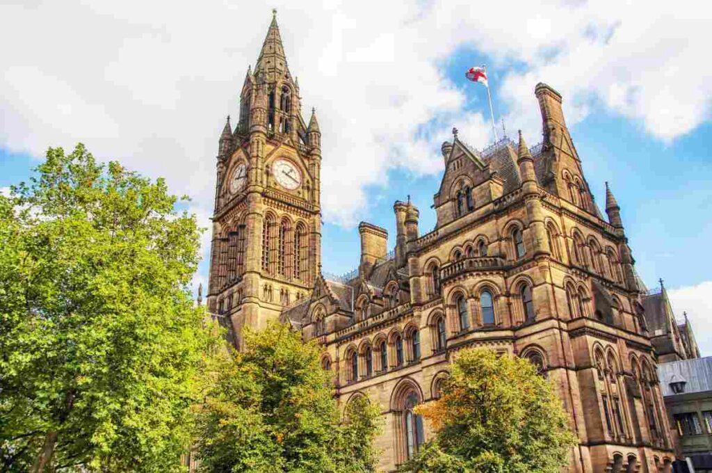 Manchester-Town-Hall_Civic-Building-Repairs_Cast-Iron-Guttering