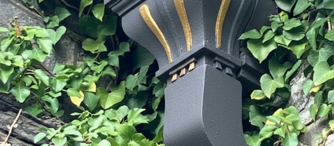 Bespoke-cast-iron-hopper-head_square-pipe_gold-detail.