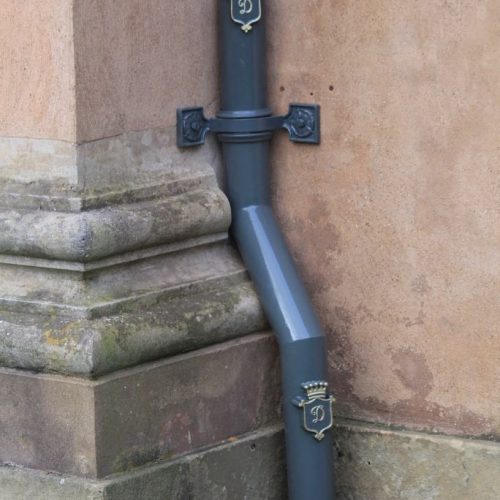 Bespoke cast iron pipe offset_ round downpipe Bespoke-cast-iron-pipe-offset_round-downpipe