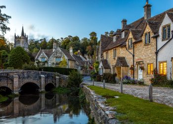 Cotswolds_listed-buildings_Cotswolds_cast-iron-guttering