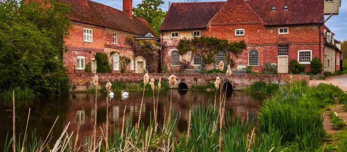Flatford-Mill-Deadham-Suffolk-historic-buildings