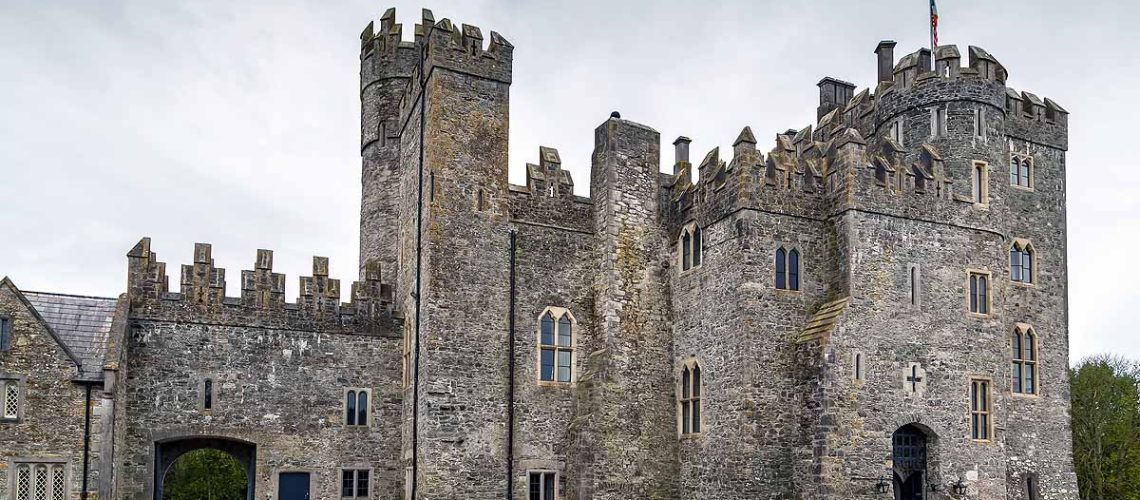 Ireland_County-Kildare_Kilcea-Castle_cast-iron-pipes-and-guttering
