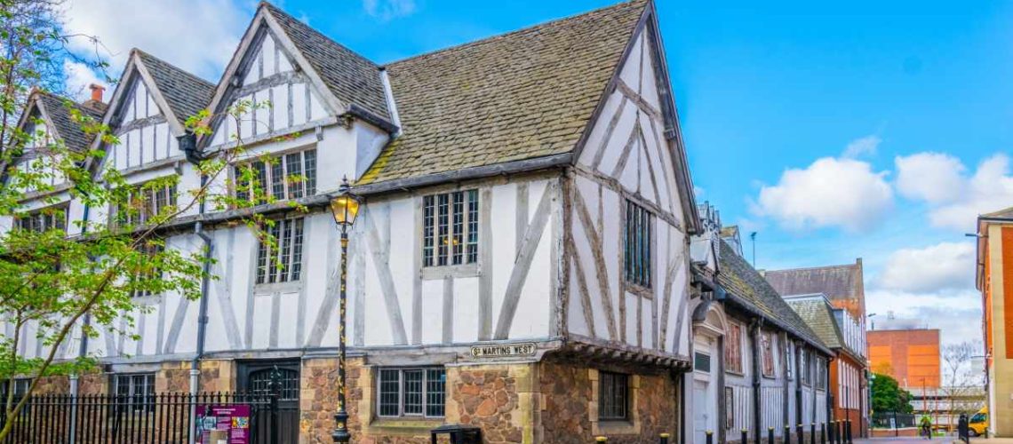 Leicestershire_cast-iron-guttering_civic-buildings_conservation
