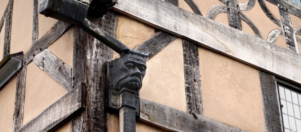 Paint-finishes-for-restoring-cast-iron-gutters-and-downpipes_historic-finishes